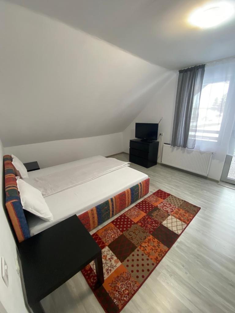 Casa Mili Hotel Grinties Luaran gambar